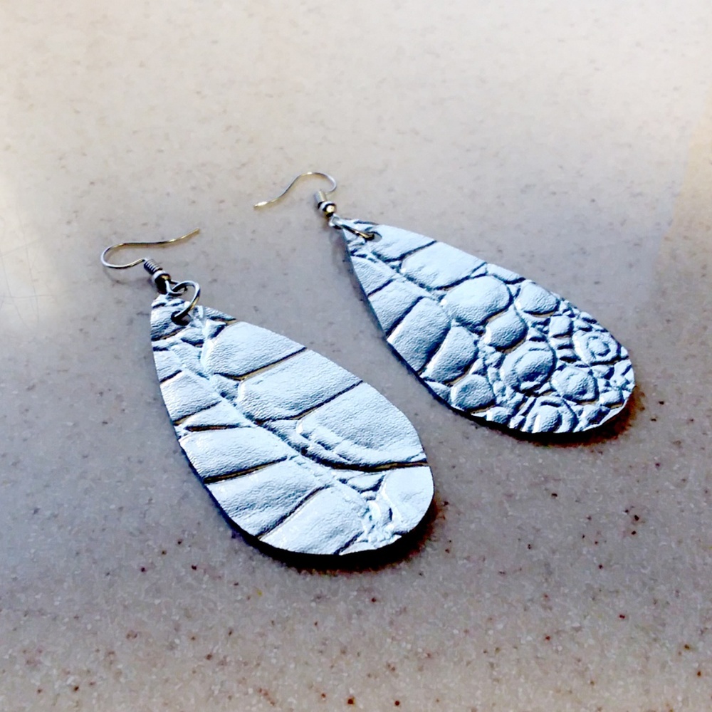 SILVER TEXTURED • TEARDROP • EARRINGS